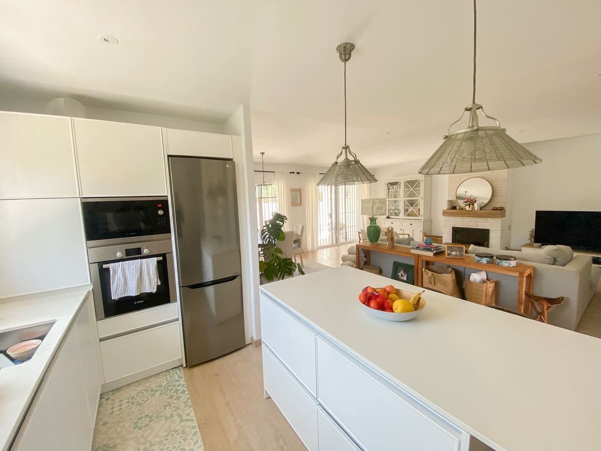 3 soveværelse Byhus til salg i San Pedro de Alcantara med swimmingpool - € 1.475.000 (Ref: 8724645)