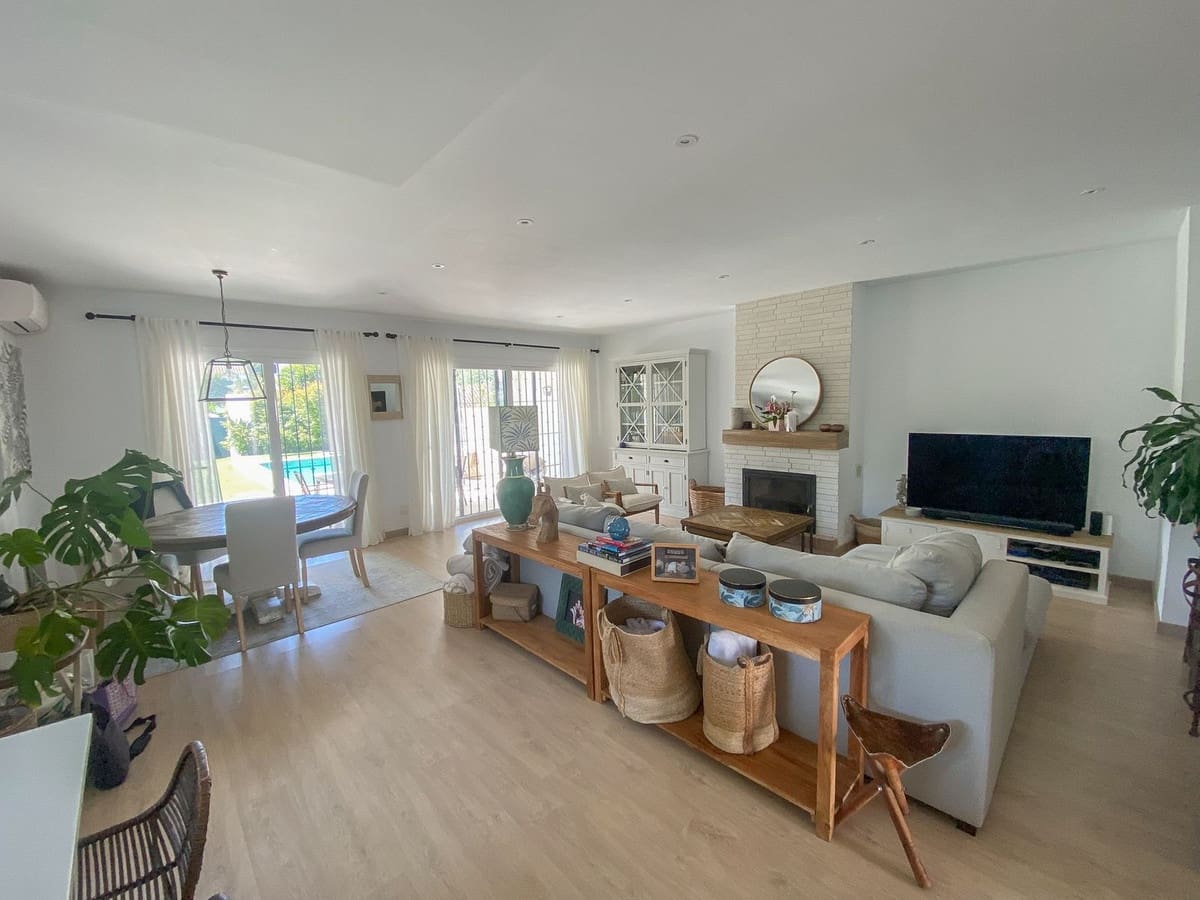 3 soveværelse Byhus til salg i San Pedro de Alcantara med swimmingpool - € 1.475.000 (Ref: 8724645)