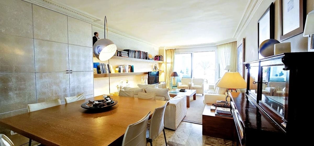 2 soveværelse Lejlighed til salg i Golden Mile med swimmingpool - € 1.929.000 (Ref: 8724656)