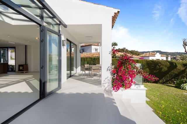 4 slaapkamer Villa te koop in Elviria, Marbella met zwembad - € 2.290.000 (Ref: 8781845)