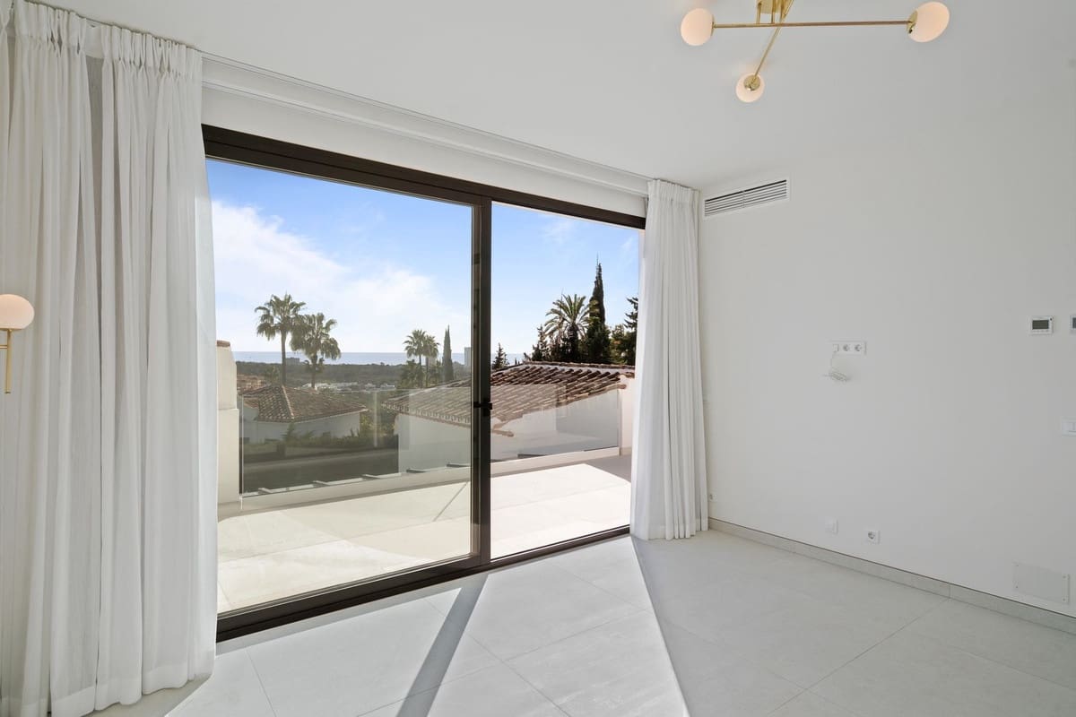 4 soverom Villa til salgs i Elviria med svømmebasseng garasje - € 2 090 000 (Ref: 8781845)