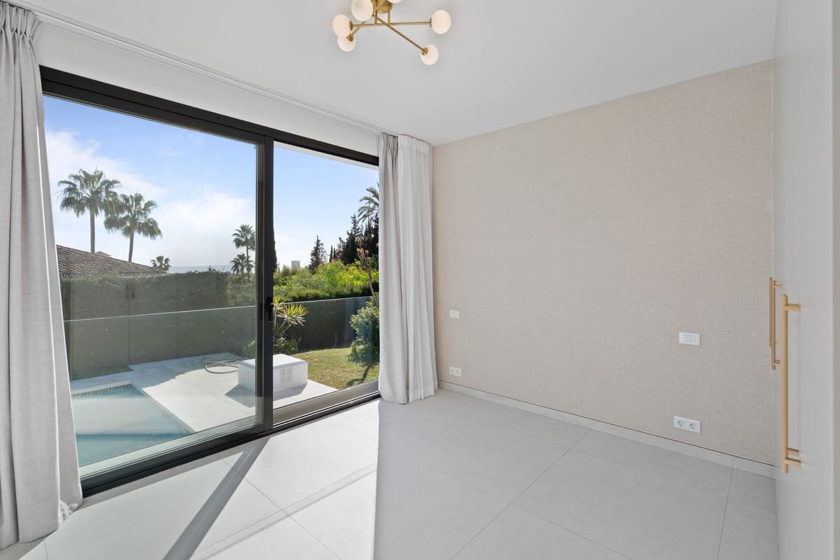 4 soverom Villa til salgs i Elviria med svømmebasseng garasje - € 2 090 000 (Ref: 8781845)