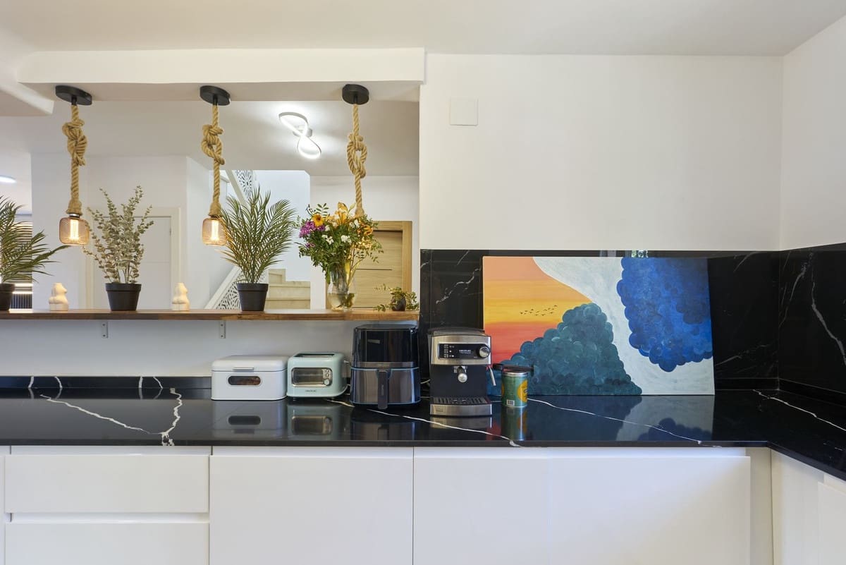 6 soveværelse Byhus til salg i Golden Mile med swimmingpool - € 1.600.000 (Ref: 8822672)