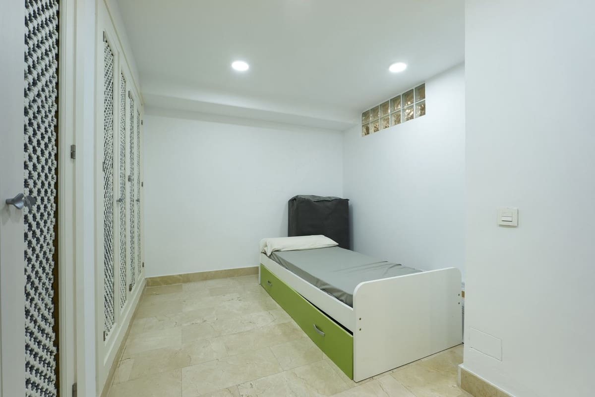 6 soverom Hus til salgs i Golden Mile med svømmebasseng - € 1 600 000 (Ref: 8822672)