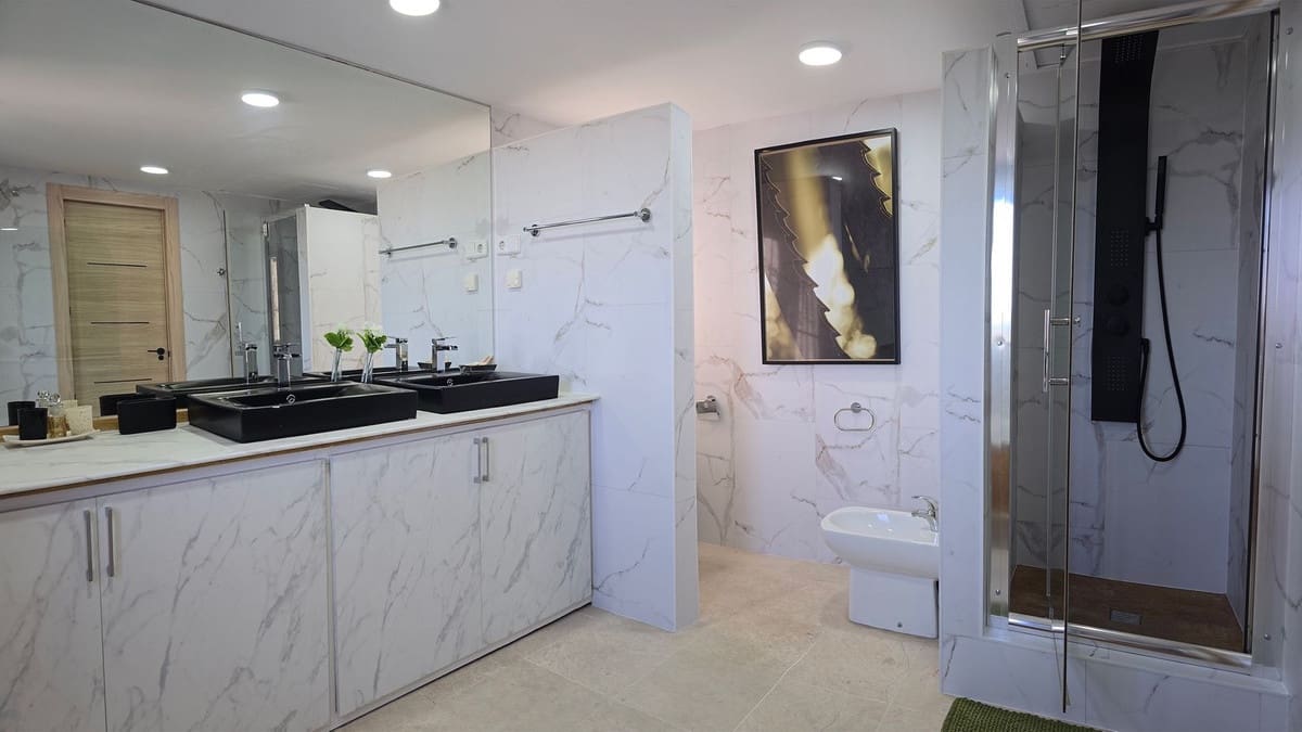 6 soverom Hus til salgs i Golden Mile med svømmebasseng - € 1 600 000 (Ref: 8822672)