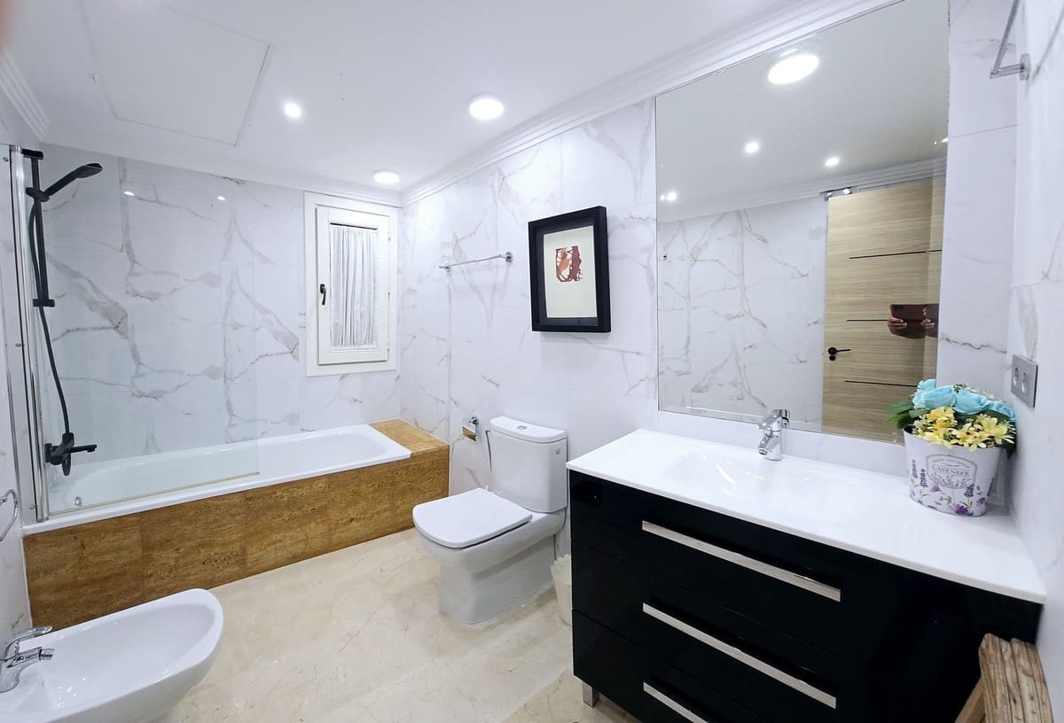 6 soverom Hus til salgs i Golden Mile med svømmebasseng - € 1 600 000 (Ref: 8822672)