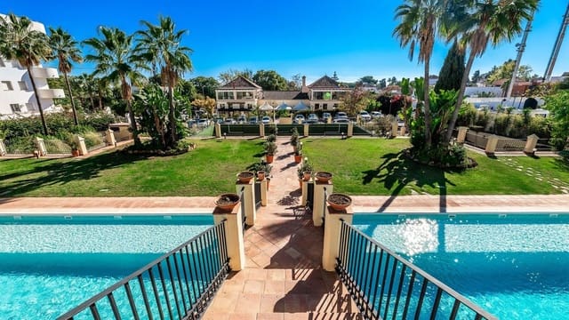 6 makuuhuone Omakotitalo myytävänä paikassa La Carolina - Guadalpín, Marbella mukana uima-altaan - 1 600 000 € (Ref: 8822672)