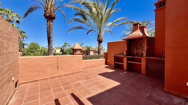 3 bedroom Townhouse for sale in La Carolina - Guadalpín, Marbella with pool - € 1,370,000 (Ref: 8845598)