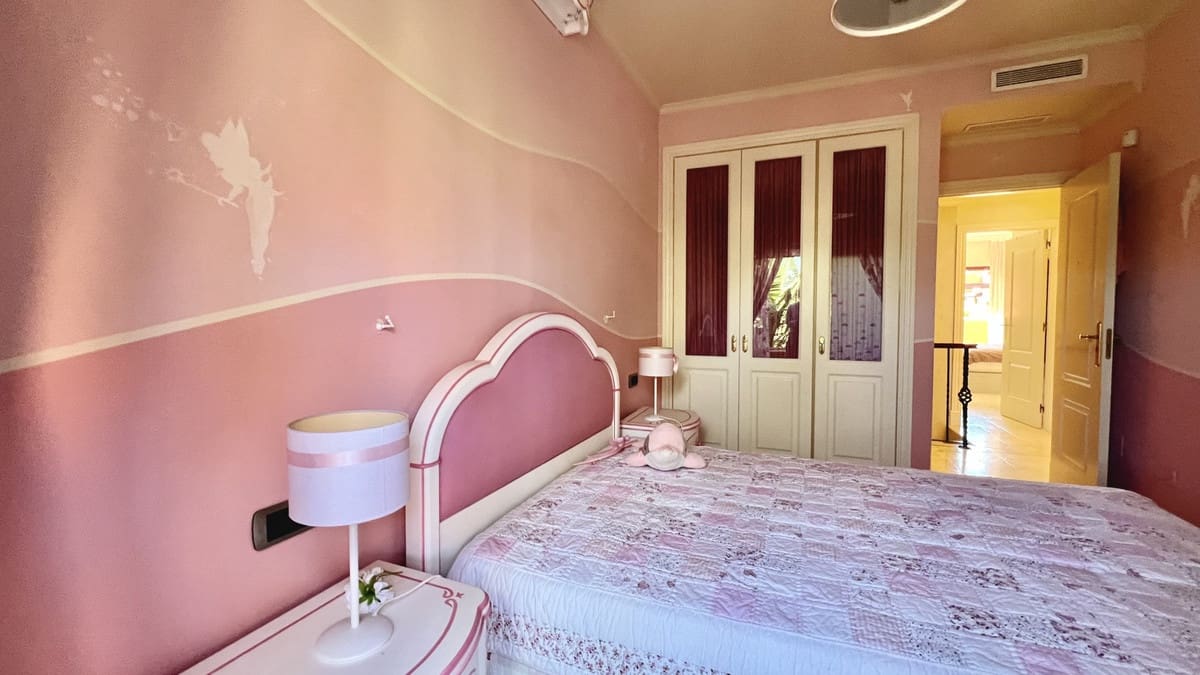 3 sovrum Hus till salu i Golden Mile med pool - 1 370 000 € (Ref: 8845598)