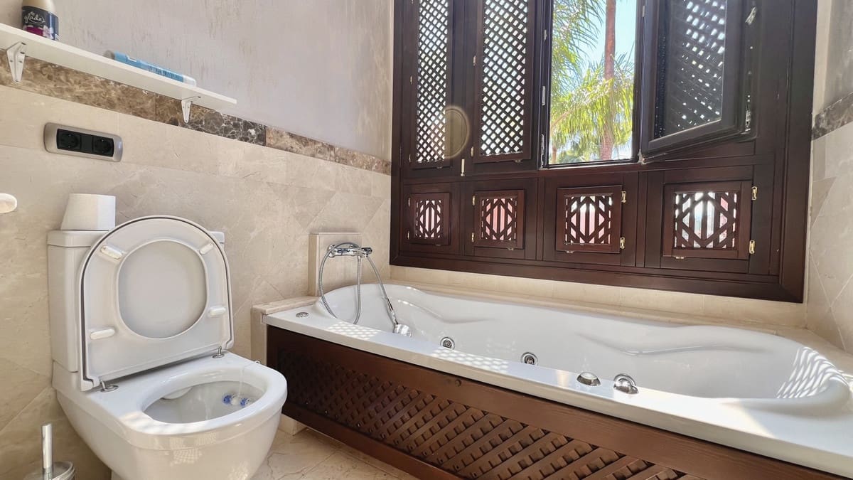 3 sovrum Hus till salu i Golden Mile med pool - 1 370 000 € (Ref: 8845598)