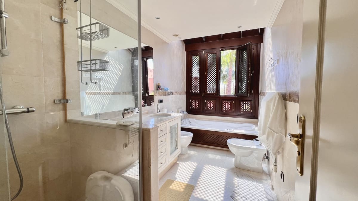 3 sovrum Hus till salu i Golden Mile med pool - 1 370 000 € (Ref: 8845598)