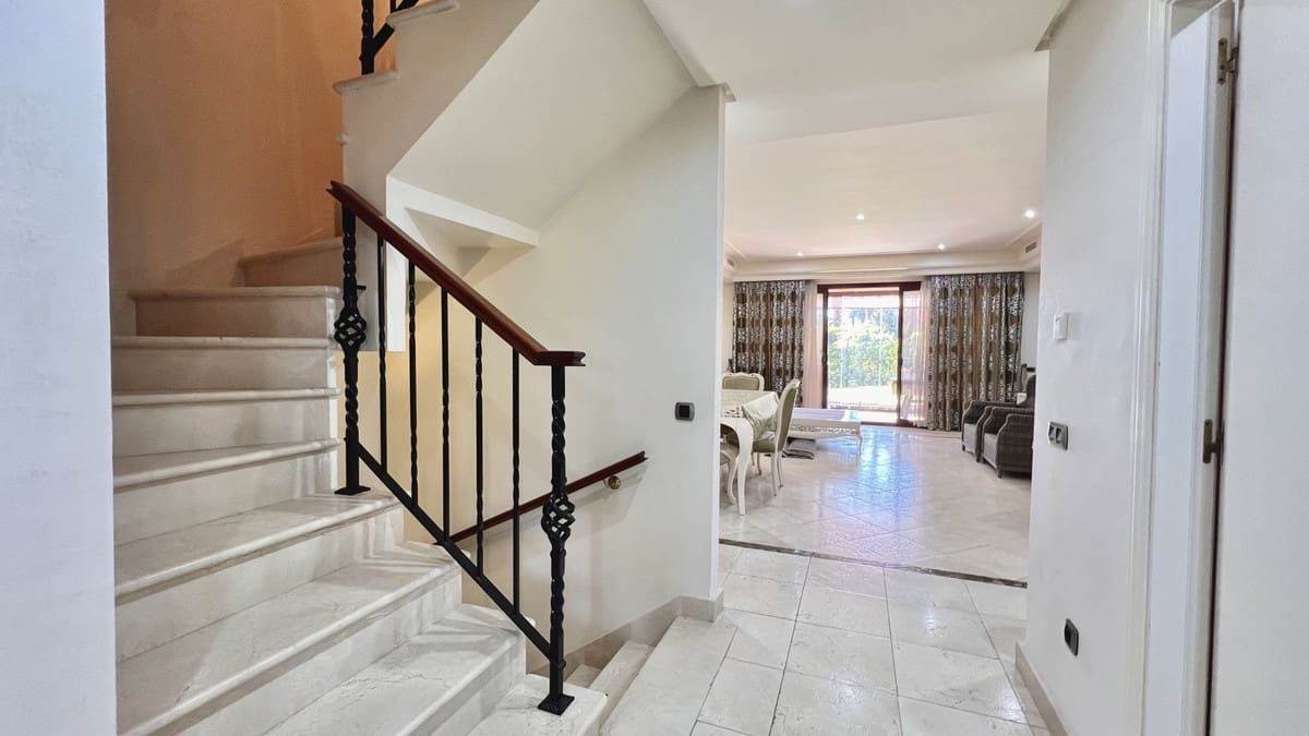 3 sovrum Hus till salu i Golden Mile med pool - 1 370 000 € (Ref: 8845598)