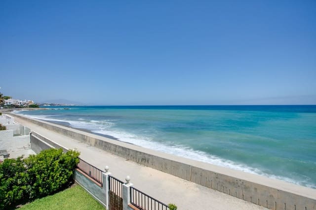 3 soveværelse Villa til salg i Parque Central, Estepona - € 1.200.000 (Ref: 8860801)