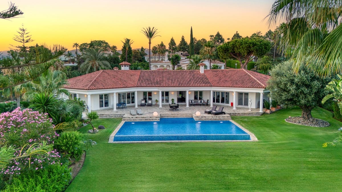 4 soveværelse Villa til salg i Marbella med swimmingpool - € 3.600.000 (Ref: 8860818)