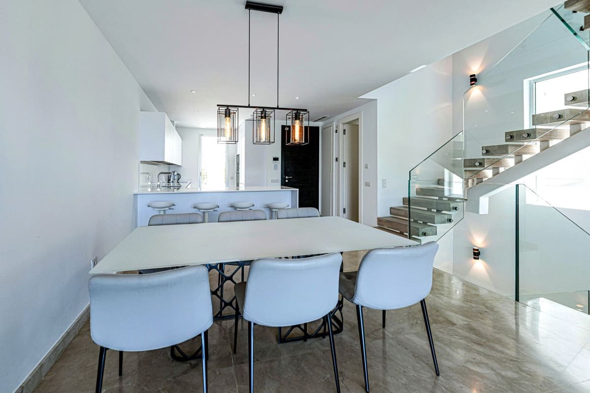 4 soveværelse Byhus til salg i Rio Real - € 1.250.000 (Ref: 8880274)