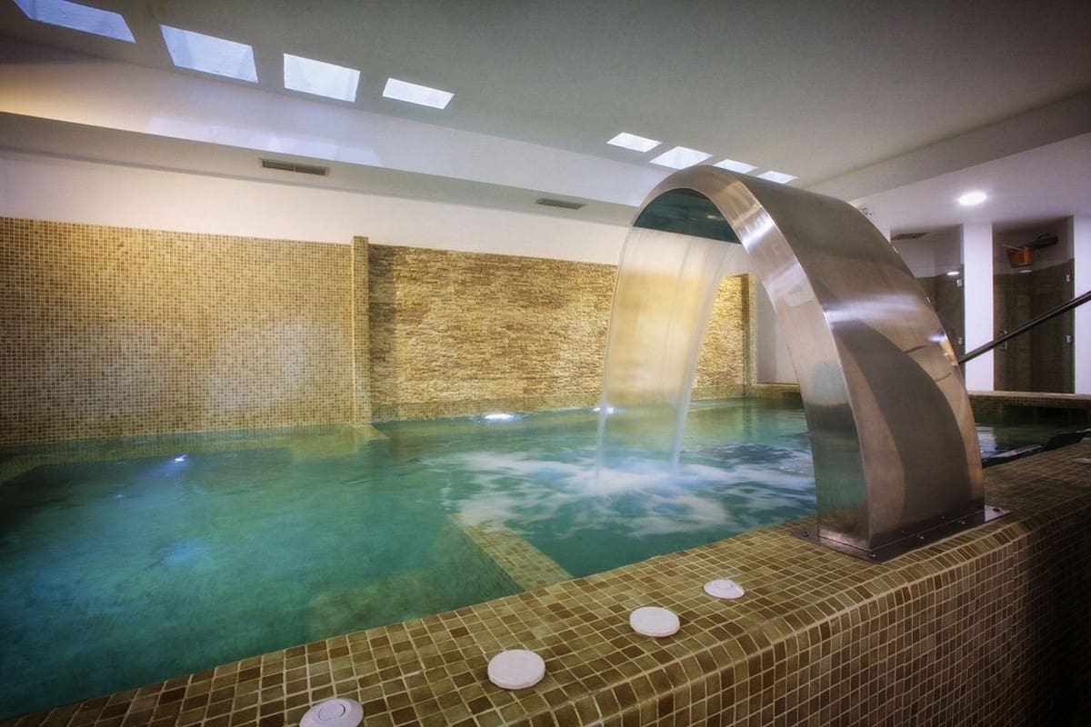 3 soveværelse Penthouse til salg i Nueva Andalucia med swimmingpool - € 1.100.000 (Ref: 8880278)