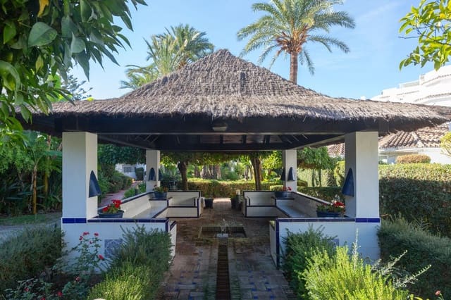 2 bedroom Apartment for sale in Elviria, Marbella with pool - € 395,000 (Ref: 8880291)