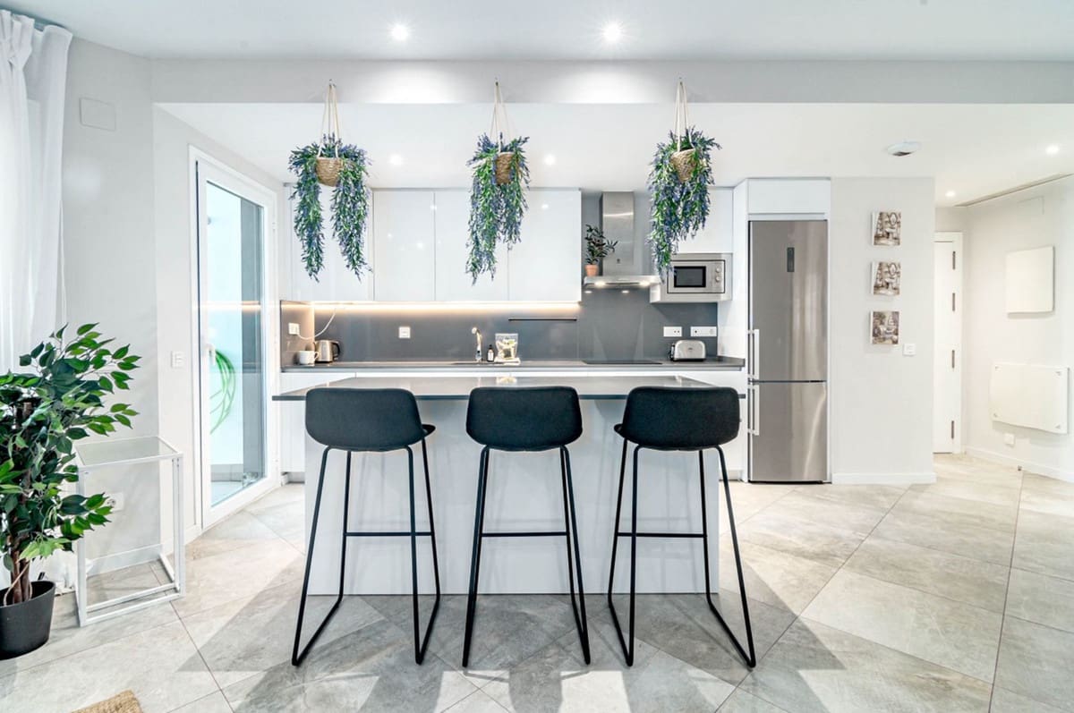 3 sypialnia Apartament na sprzedaż w Marbella z basenem - 750 000 € (Ref: 8880292)