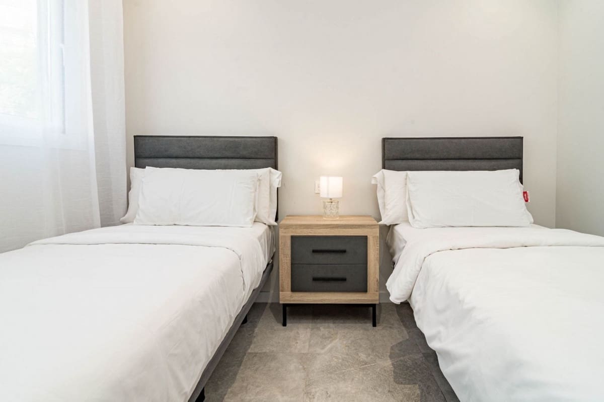 3 sypialnia Apartament na sprzedaż w Marbella z basenem - 750 000 € (Ref: 8880292)