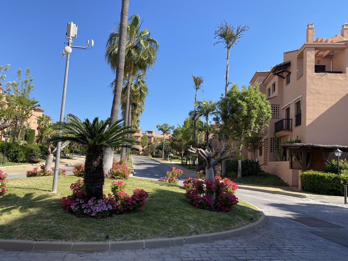 3 soveværelse Lejlighed til salg i Atalaya-Isdabe med swimmingpool - € 685.000 (Ref: 8880294)