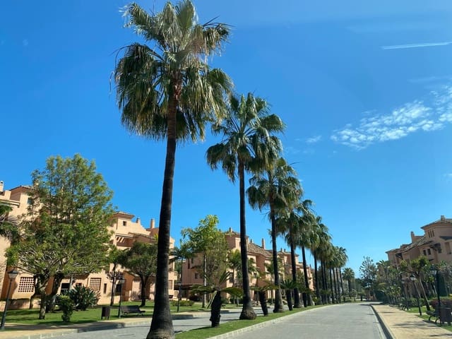 3 bedroom Apartment for sale in Atalaya-Isdabe, Estepona with pool - € 685,000 (Ref: 8880294)