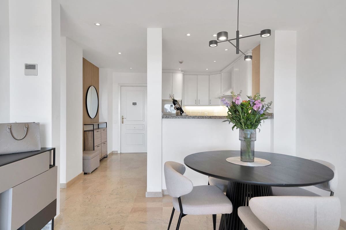 2 soverom Leilighet til salgs i Elviria med svømmebasseng - € 549 000 (Ref: 8891314)