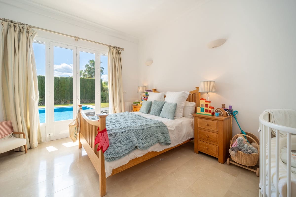 4 soveværelse Villa til salg i Istan med swimmingpool - € 1.550.000 (Ref: 8891316)