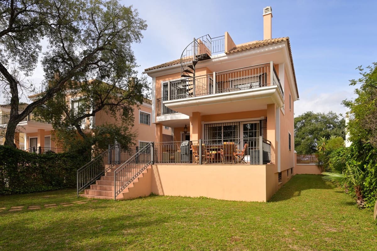 5 sypialnia Willa na sprzedaż w El Rosario z basenem - 1 100 000 € (Ref: 8893345)