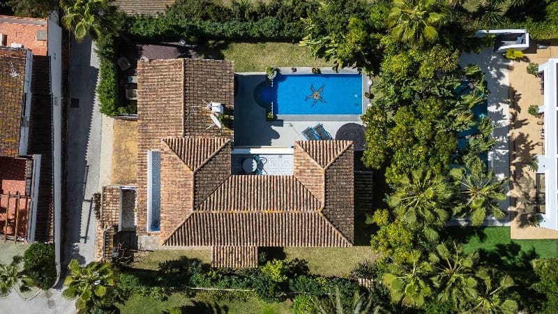 3 soveværelse Villa til salg i Marbesa med swimmingpool - € 1.695.000 (Ref: 8916201)