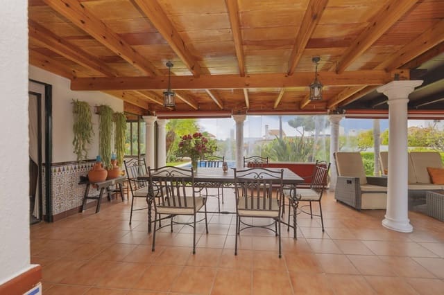 3 sypialnia Willa na sprzedaż w Las Chapas, Marbella z basenem - 970 000 € (Ref: 8916210)