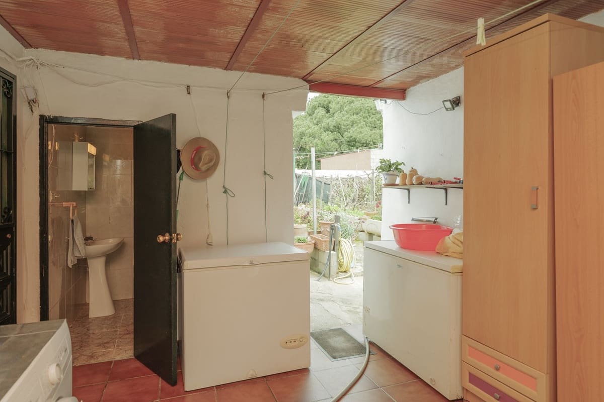 3 soveværelse Villa til salg i Las Chapas med swimmingpool - € 970.000 (Ref: 8916210)