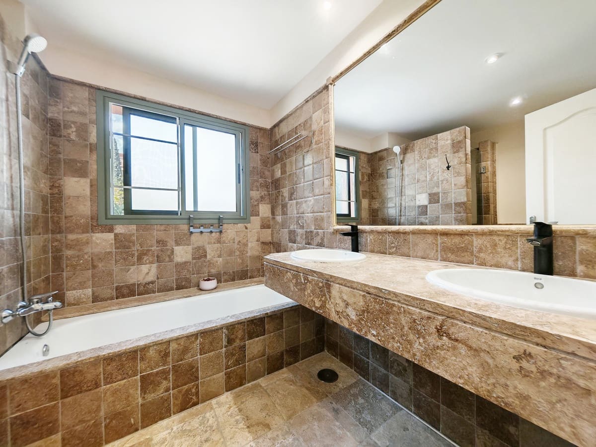 2 soveværelse Lejlighed til salg i Estepona med swimmingpool - € 420.000 (Ref: 8916233)