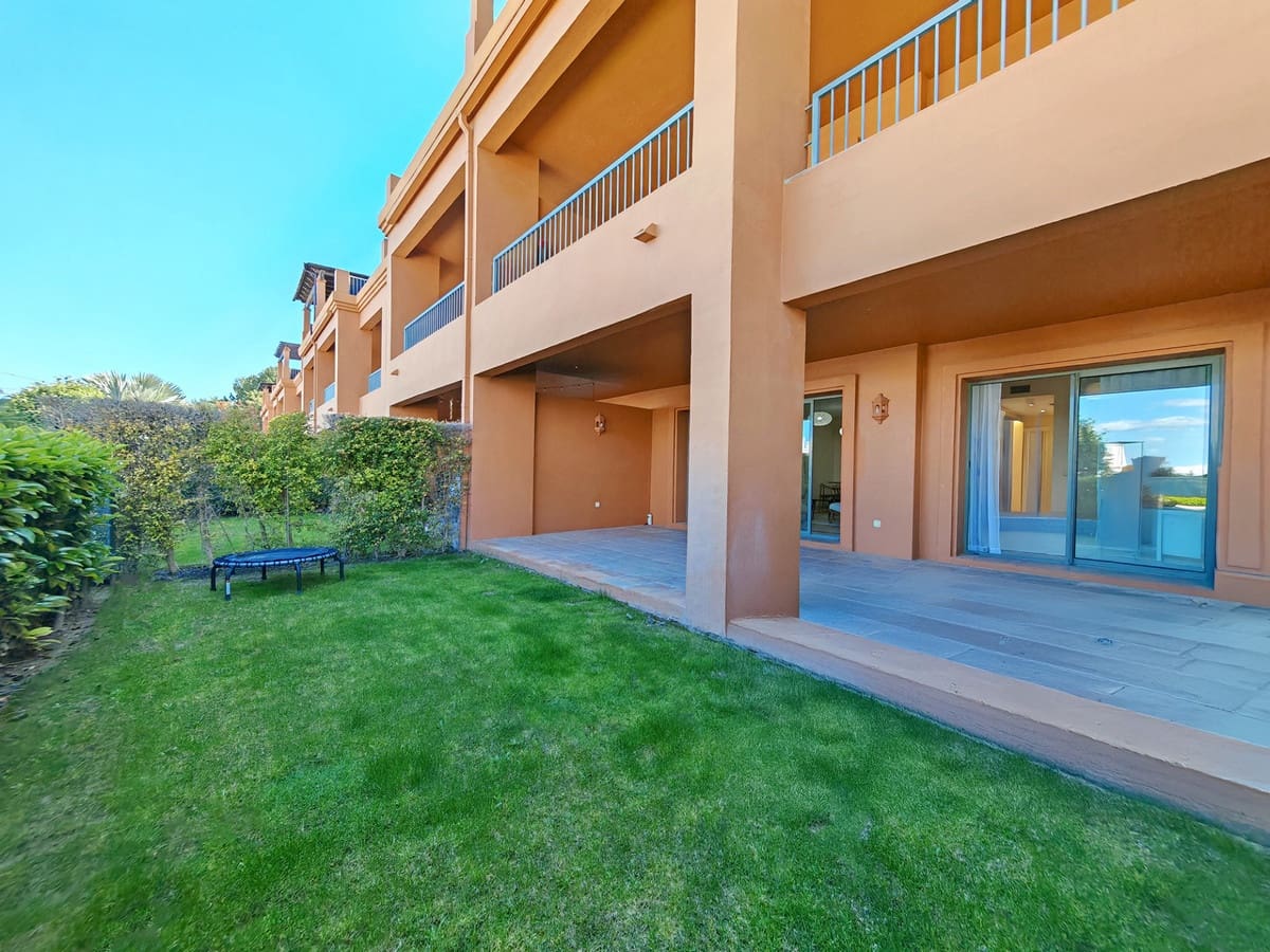 2 soveværelse Lejlighed til salg i Estepona med swimmingpool - € 420.000 (Ref: 8916233)