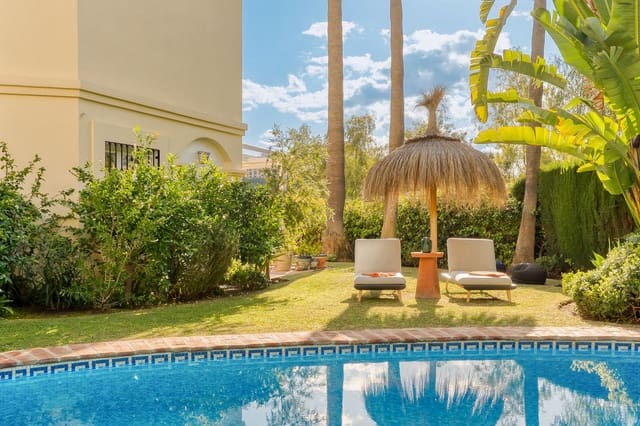 Casa de 3 habitaciones en La Quinta, Benahavís en venta con piscina - 1.100.000 € (Ref: 8916235)