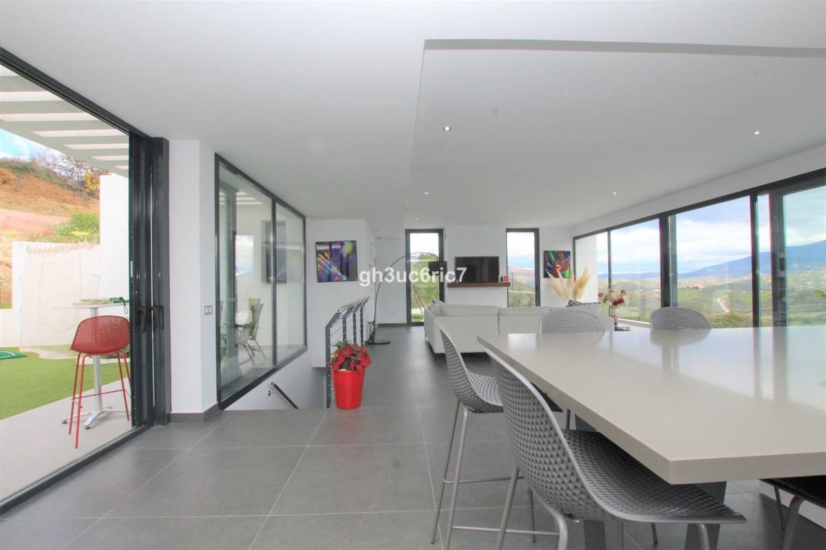 4 soveværelse Villa til salg i La Cala Golf med swimmingpool - € 1.300.000 (Ref: 8916248)