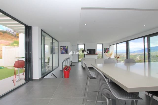 4 sypialnia Willa na sprzedaż w La Cala Golf, Mijas z basenem - 1 300 000 € (Ref: 8916248)