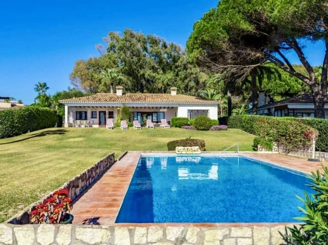 Grunde uden byggetilladelser til salg i Parque Central, Estepona - € 3.900.000 (Ref: 8930044)