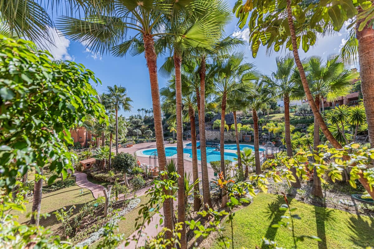 3 soveværelse Lejlighed til salg i Nueva Andalucia med swimmingpool - € 750.000 (Ref: 8930047)