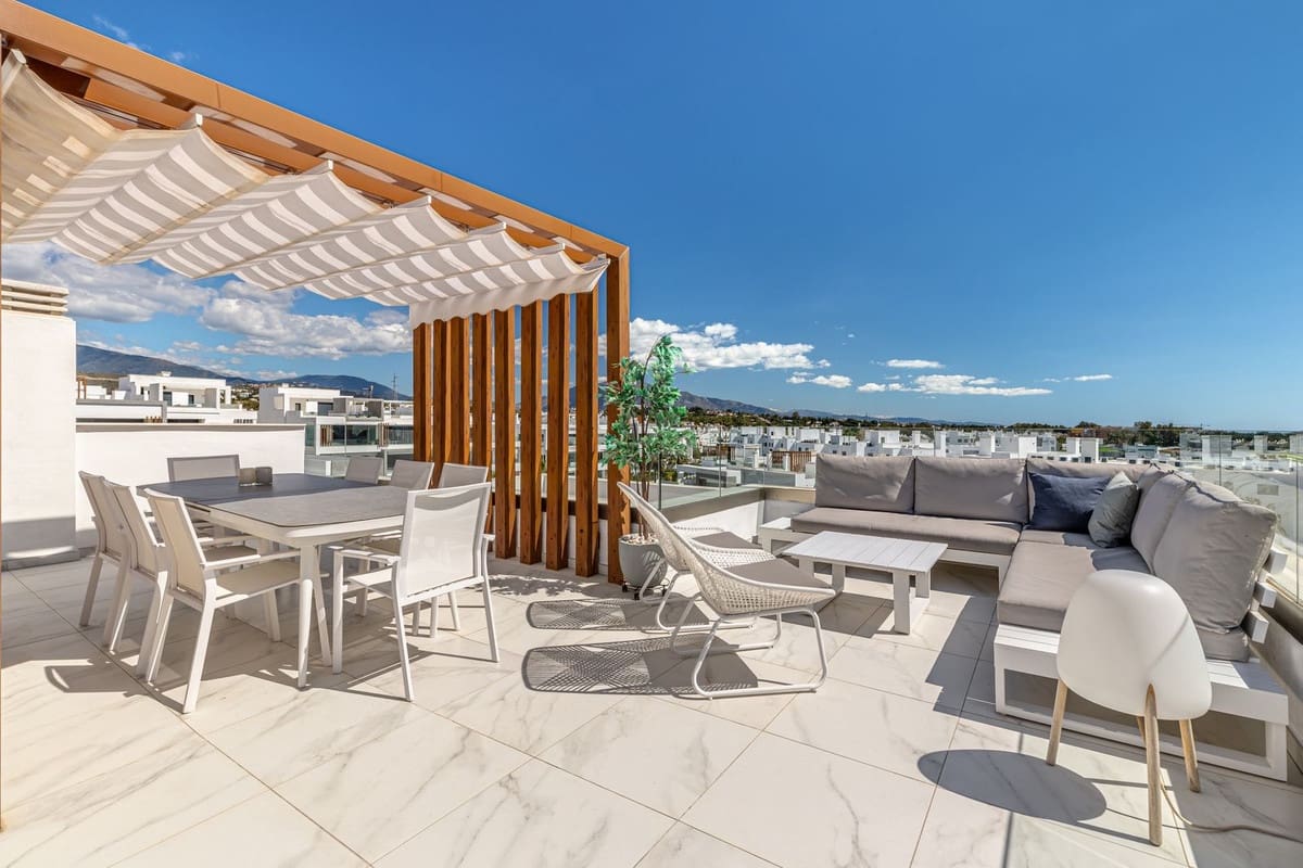 2 soveværelse Penthouse til salg i Cancelada med swimmingpool - € 675.000 (Ref: 8930048)