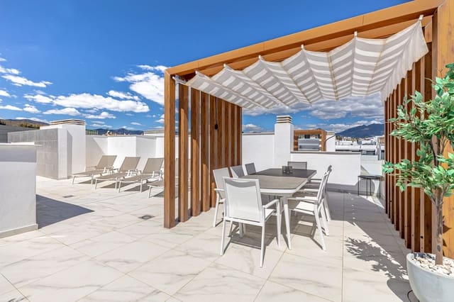 2 bedroom Penthouse for sale in Cancelada, Estepona with pool - € 675,000 (Ref: 8930048)