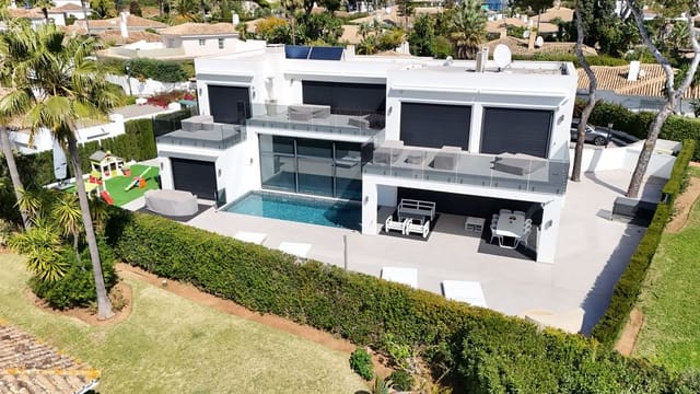 4 sypialnia Willa na sprzedaż w Los Monteros, Marbella z basenem - 5 400 000 € (Ref: 8930066)