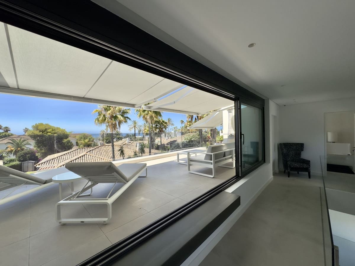 4 soveværelse Villa til salg i Los Monteros med swimmingpool - € 5.400.000 (Ref: 8930066)