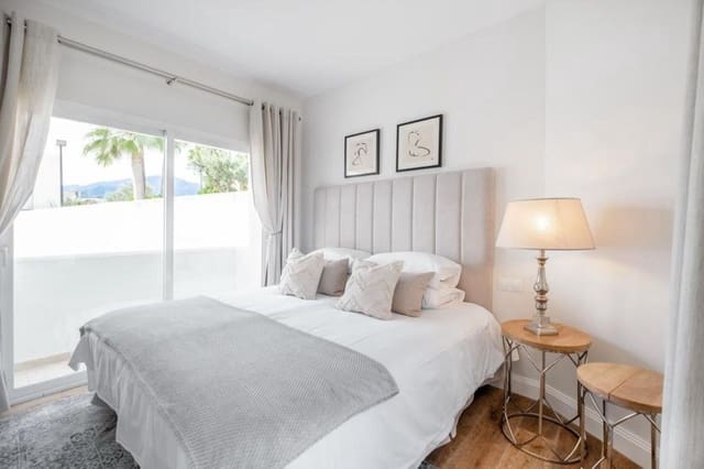 Casa de 4 habitaciones en Istán en venta con piscina - 1.190.000 € (Ref: 8930440)