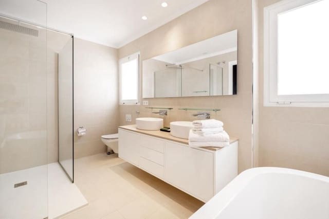 Casa de 4 habitaciones en Istán en venta con piscina - 1.190.000 € (Ref: 8930440)