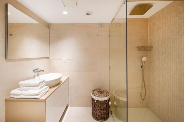 Casa de 4 habitaciones en Istán en venta con piscina - 1.190.000 € (Ref: 8930440)