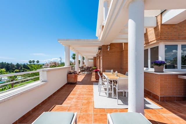 4 soveværelse Lejlighed til salg i Resinera-Voladilla, Estepona med swimmingpool - € 595.000 (Ref: 8930445)