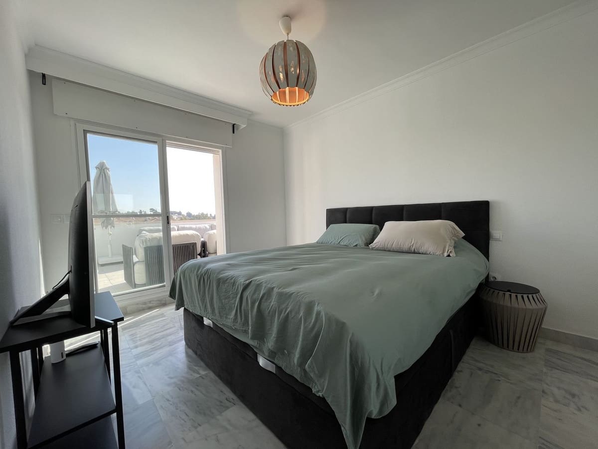 2 soveværelse Penthouse til salg i Nueva Andalucia med swimmingpool - € 550.000 (Ref: 8938950)