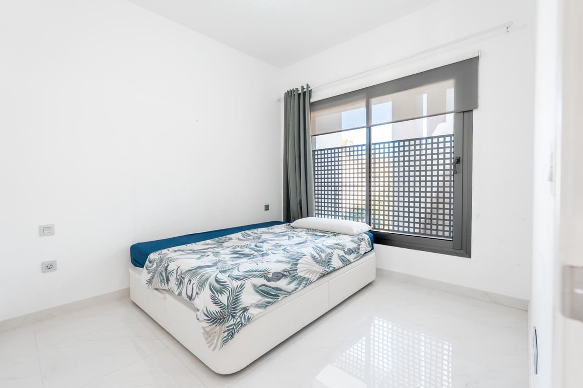 2 quarto Apartamento para venda em New Golden Mile com piscina - 429 000 € (Ref: 8946939)