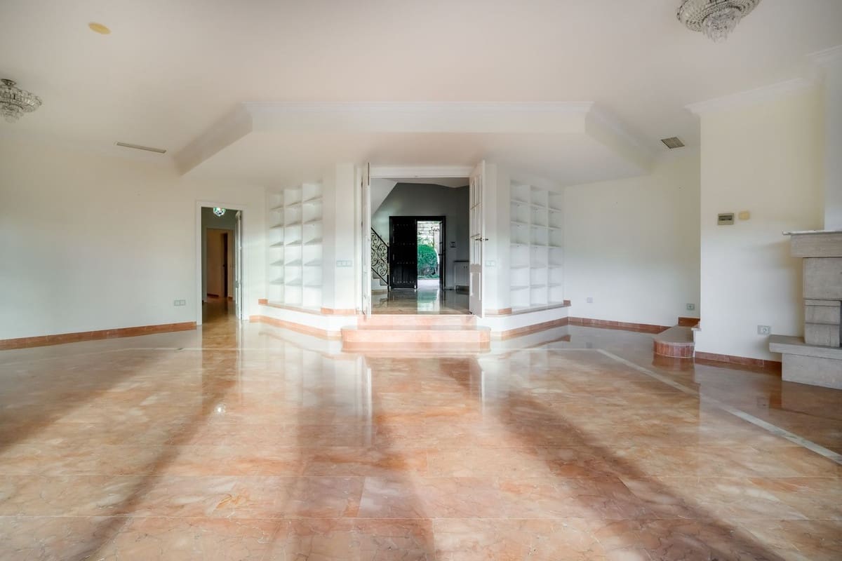 6 soveværelse Villa til salg i Nueva Andalucia med swimmingpool - € 3.500.000 (Ref: 8957855)