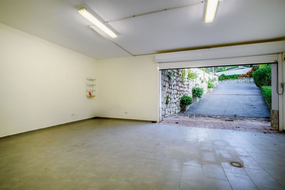 6 soveværelse Villa til salg i Nueva Andalucia med swimmingpool - € 3.500.000 (Ref: 8957855)